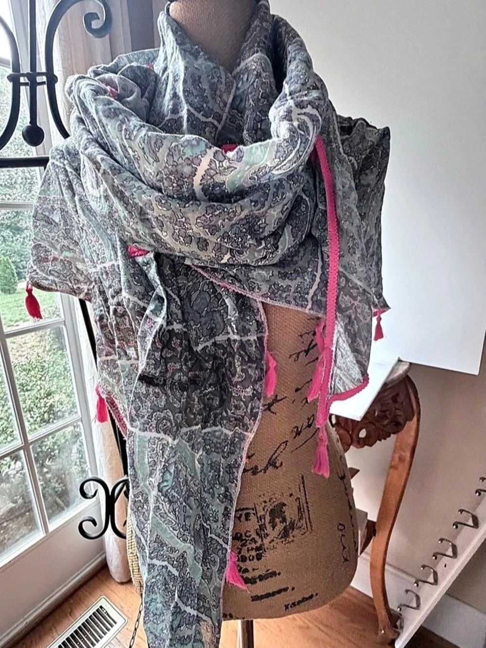 Paisley Tassel Scarf in Green & Pink Like New